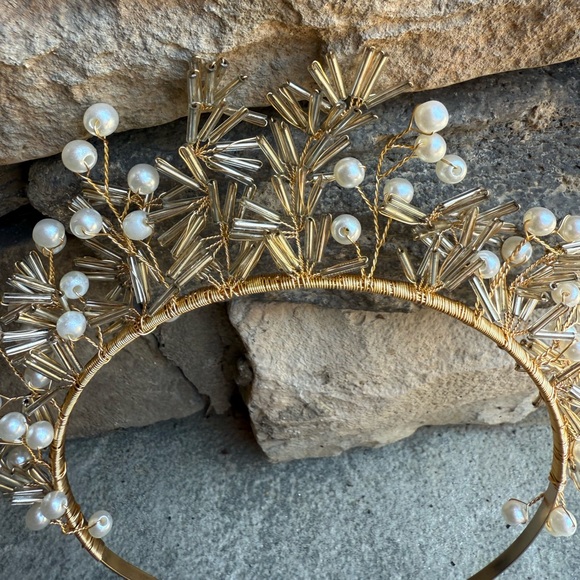 New?Anthropologie-Elegant Gold and Pearl Headband main image 4